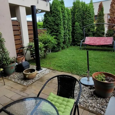 Oereghegyi Appartement *